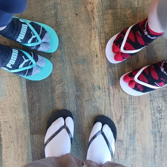 Meet your Posher, Trinity - Picture 1 of 1